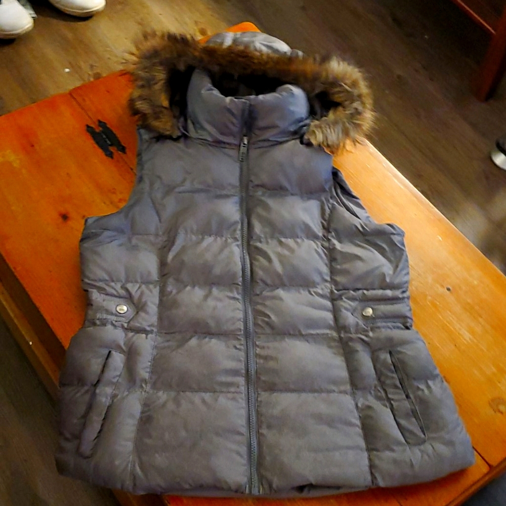 Fall/Winter vest with removable hood